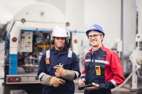 For_Web-Sights and portraits at the Feyzin plant 43